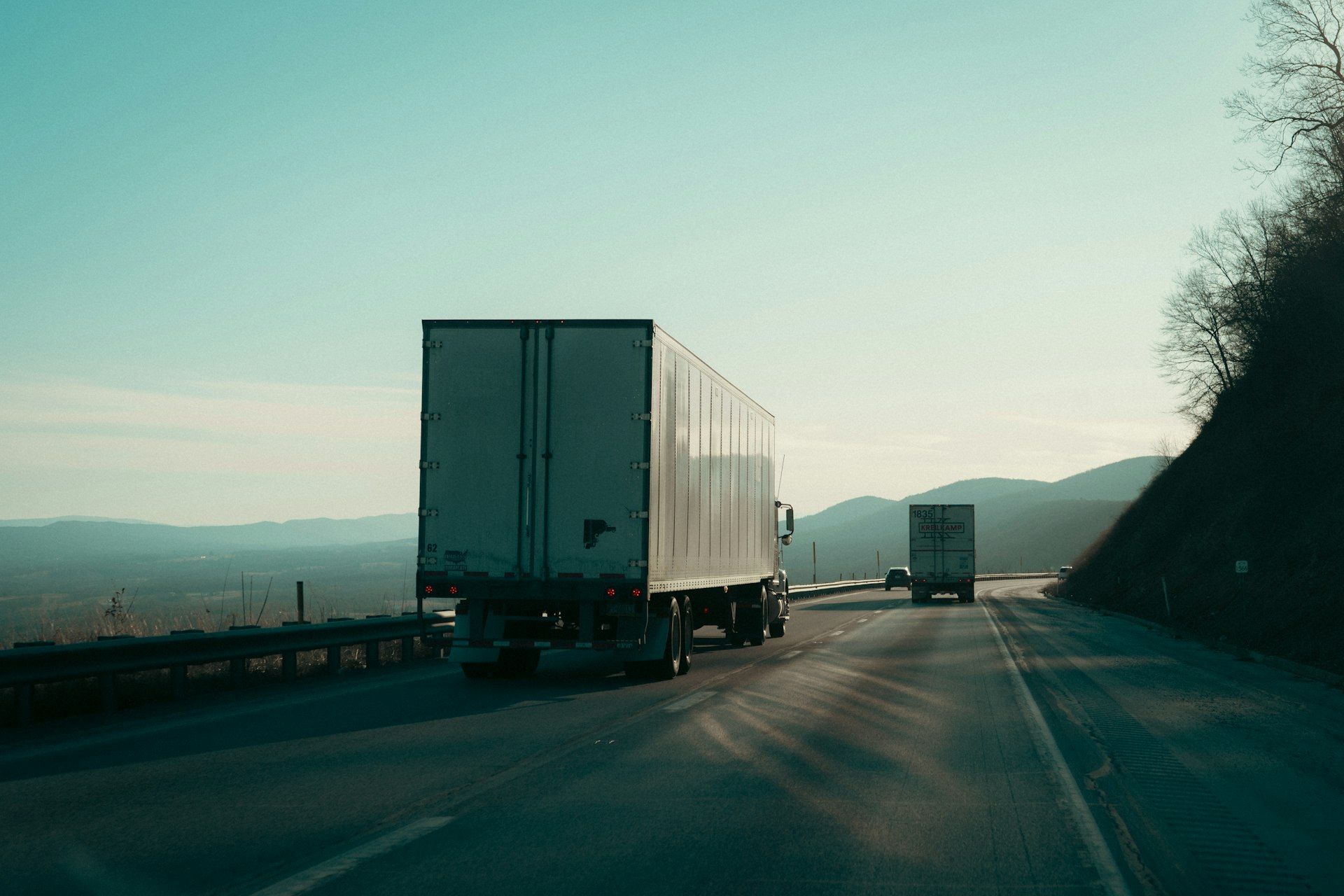 New Link Express freight trucks on a Tennessee highway